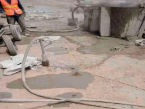 鹰潭水泥混凝土路面板底注浆技术 路面脱空注浆整治方案