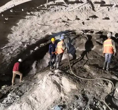 鹰潭拱顶带模注浆料的施工流程及注意事项